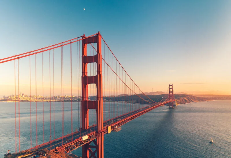 Famous landmarks in California - golden gate bridge