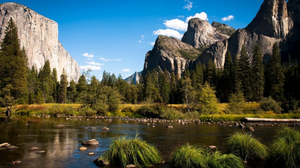 Famous landmarks in California - Yosemite National Park