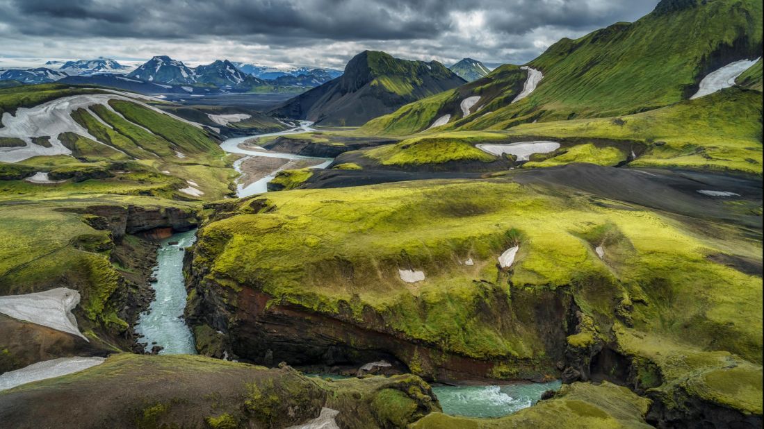 Read more about the article Iceland Natural Wonders: A Journey into Enchanted Landscapes – 5 Places