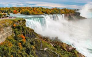 Read more about the article Niagara Falls Travel Tips: A Comprehensive Guide for a Memorable Visit