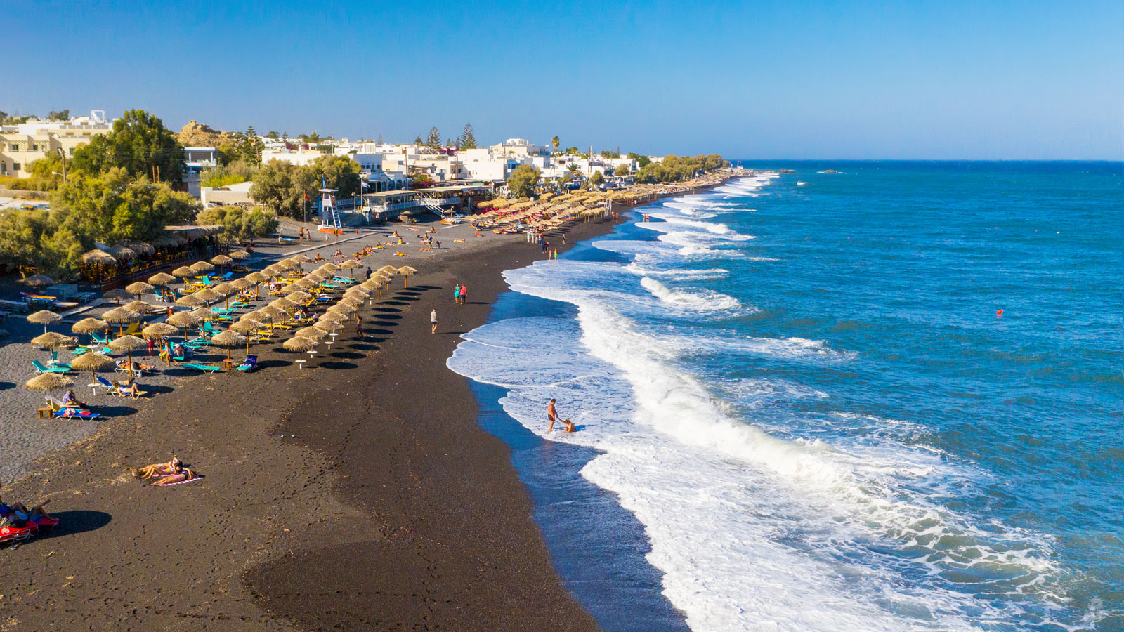 You are currently viewing Santorini’s Coastal Charms: A Guide to the Best Santorini Greece Beaches – 6 Sites