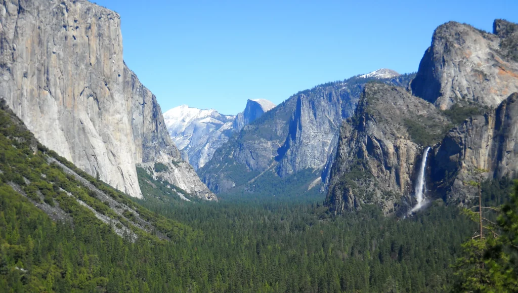 
Top tourist attractions in California - Yosemite