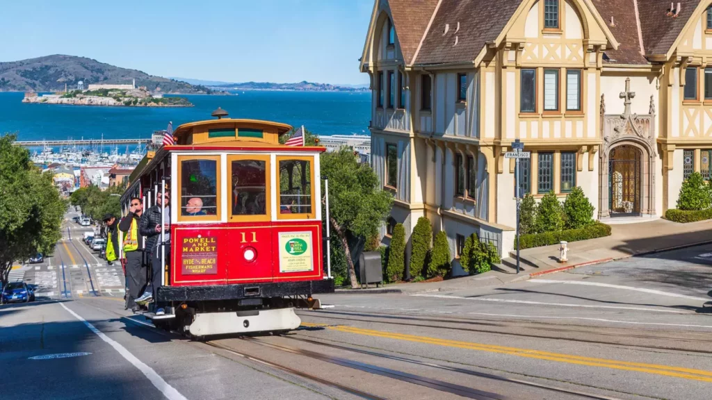 
Top tourist attractions in California - Trolly